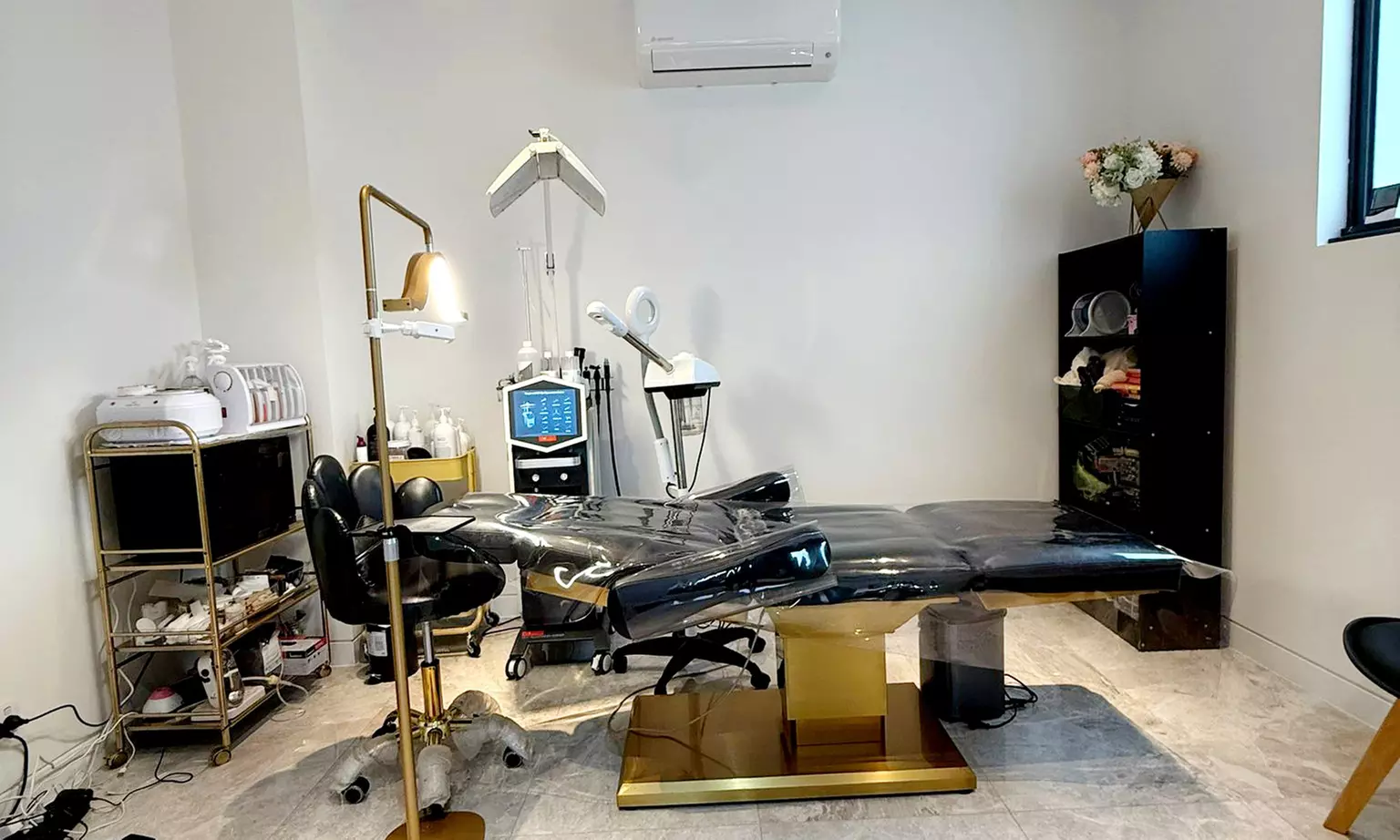 45–90 Min Facials and Body Treatments Including Hydra Facial