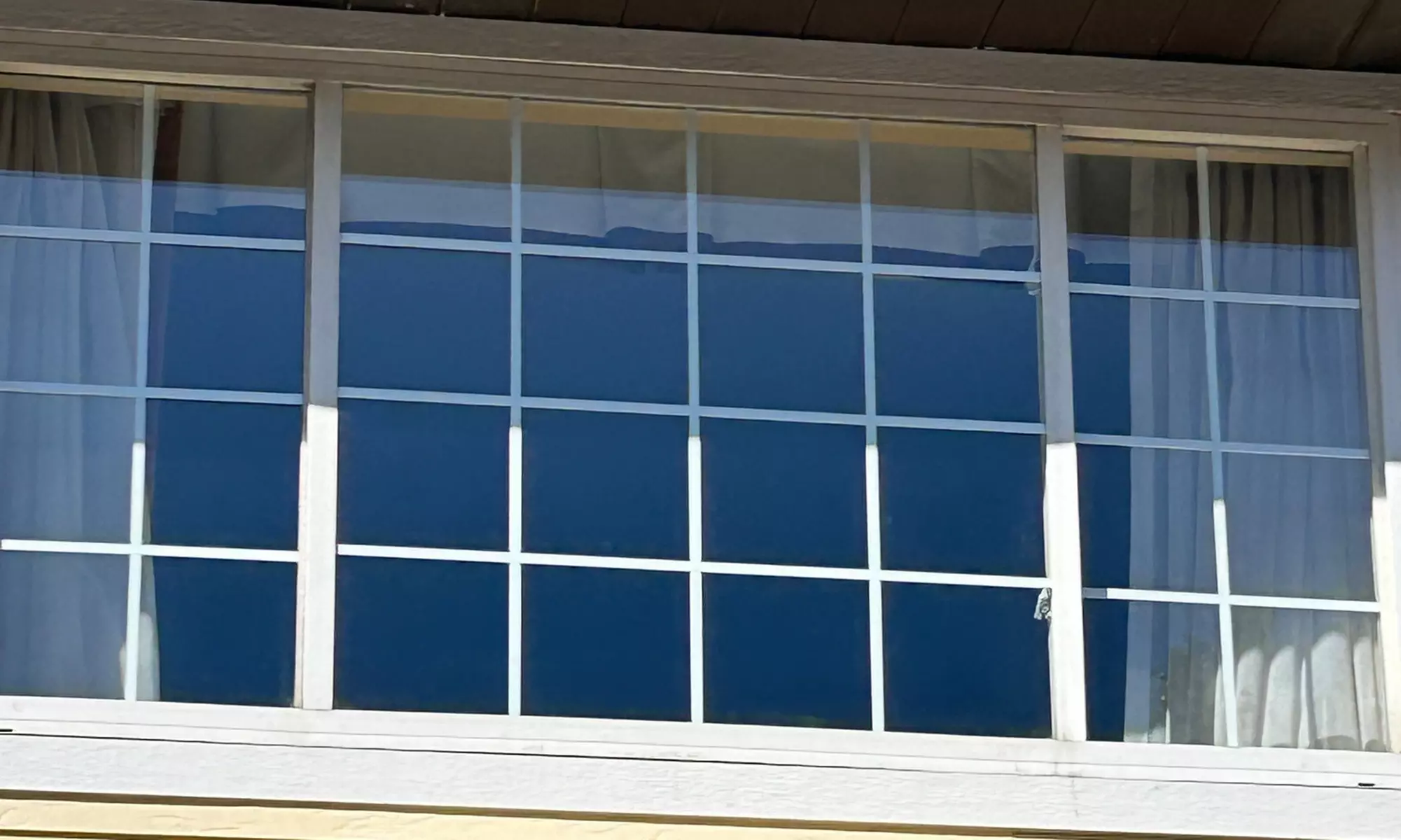 Professional Window Cleaning or Full Gutter Cleaning Service Per Foot