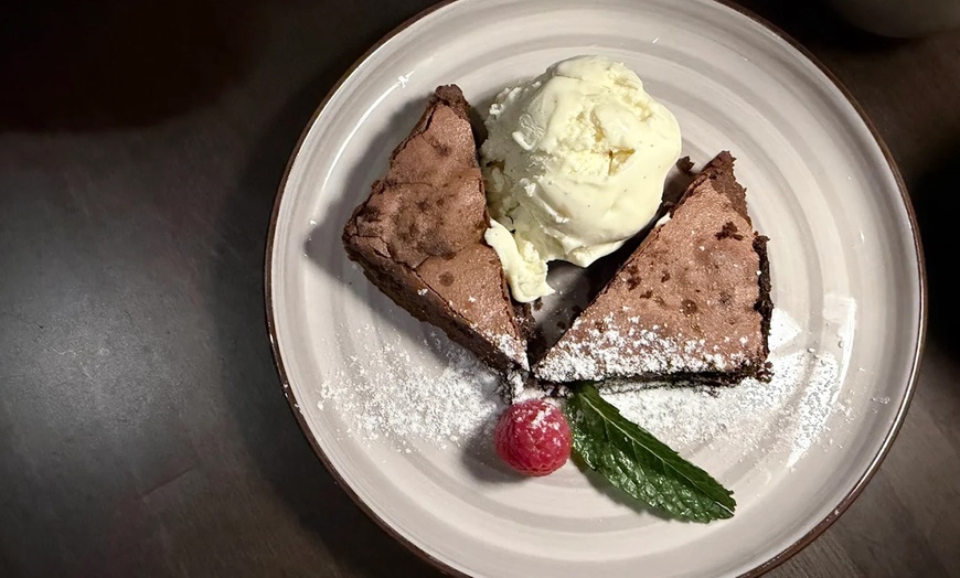 Image 10: Pasta Dinner for 2 or 4 with Wine or Dining Credit at Osteria Mamma
