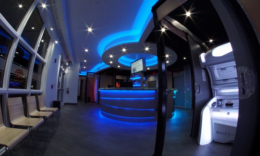 Image 5: Choose from "The Grand Tour" Tanning Bed or VersaSpa Spray Tan