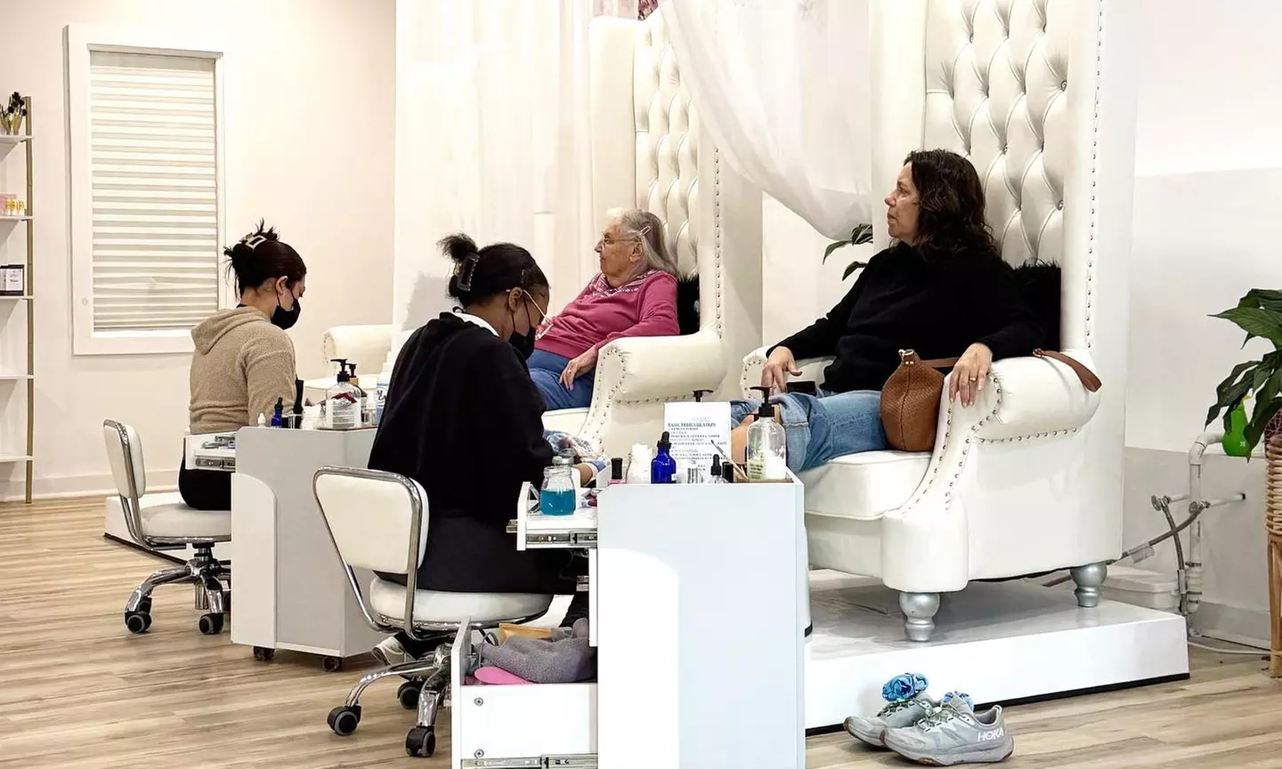 Luxury Spa Mani Pedi & Therapeutic Upgrades