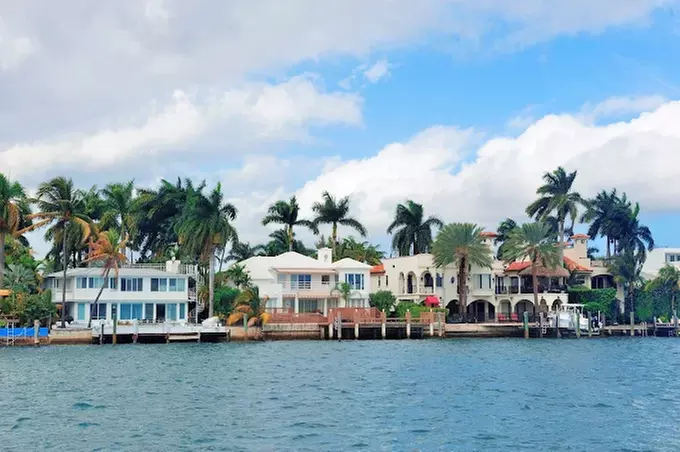 Discover Miami's Coastline with 75 Minute Miami Skyline & Coast Cruise