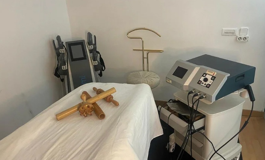 Image 3: 1 o 2 sesiones de 60 minutos de radiofrecuencia facial Indiba para 1