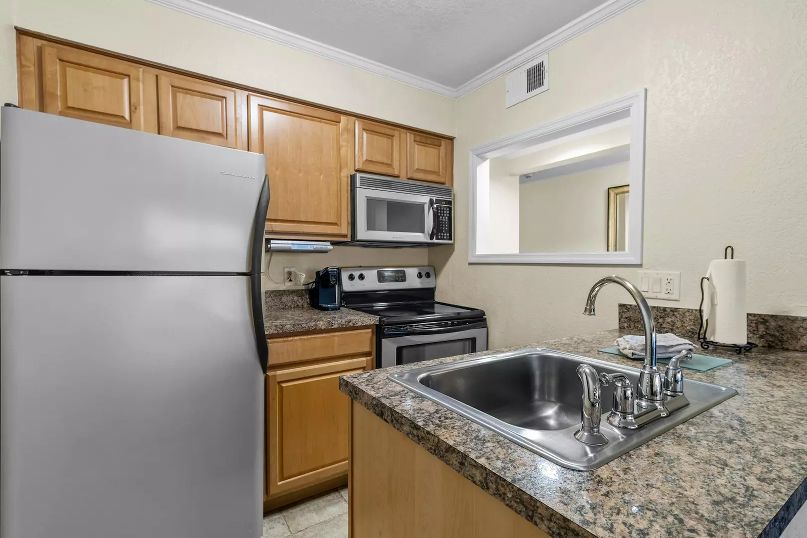 Sailport Waterfront Suites: Your Gateway to Bayside Serenity
