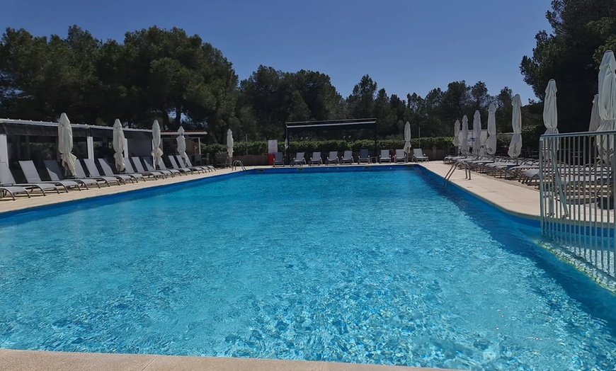 Image 10: Menú mediterráneo para 2 o 4 con entrante, principal, postre y bebida