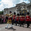 Image 3: 1, 2, or 4 Tickets: Changing of the Guard or Jack the Ripper Tour