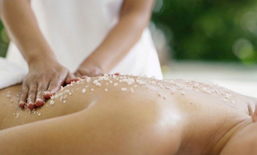 Image 3: 60-, 90-, or 120-min Solo or Couples Body Massage(w/ Hot Stone & More)