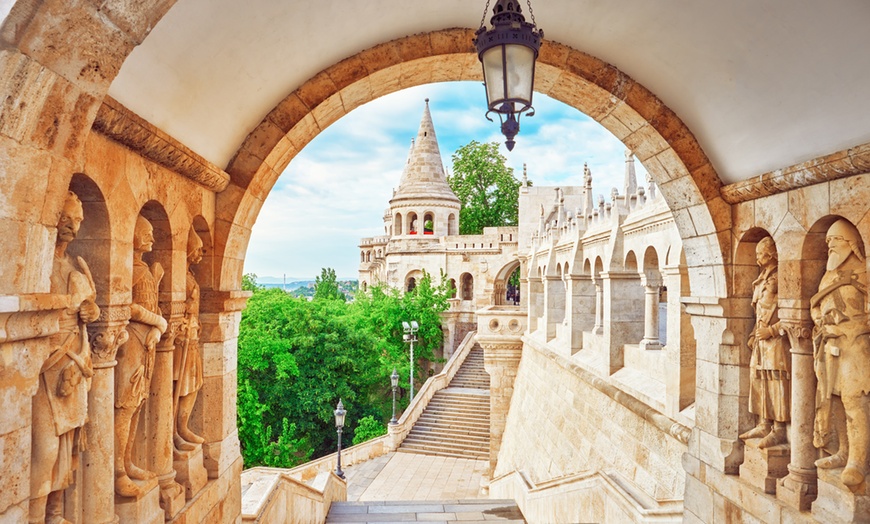 Image 3: ✈ Budapest & Prague: 4/6 Nights with Hotels, Train Transfers & Flights