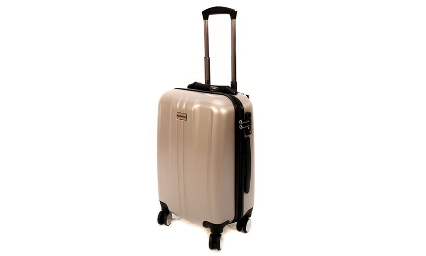 Image 29: Discovery Three-Piece Luggage