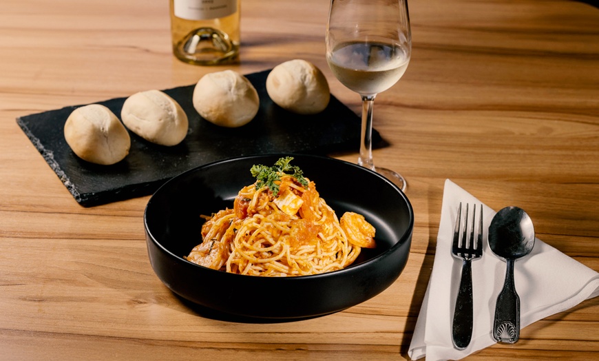 Image 3: Pasta Night for Two – Appetizer, Wine & Dessert Included 