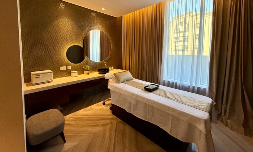 Image 2: Enjoy 60 or 90-Min Classic Spa Treatment by Expert Therapists