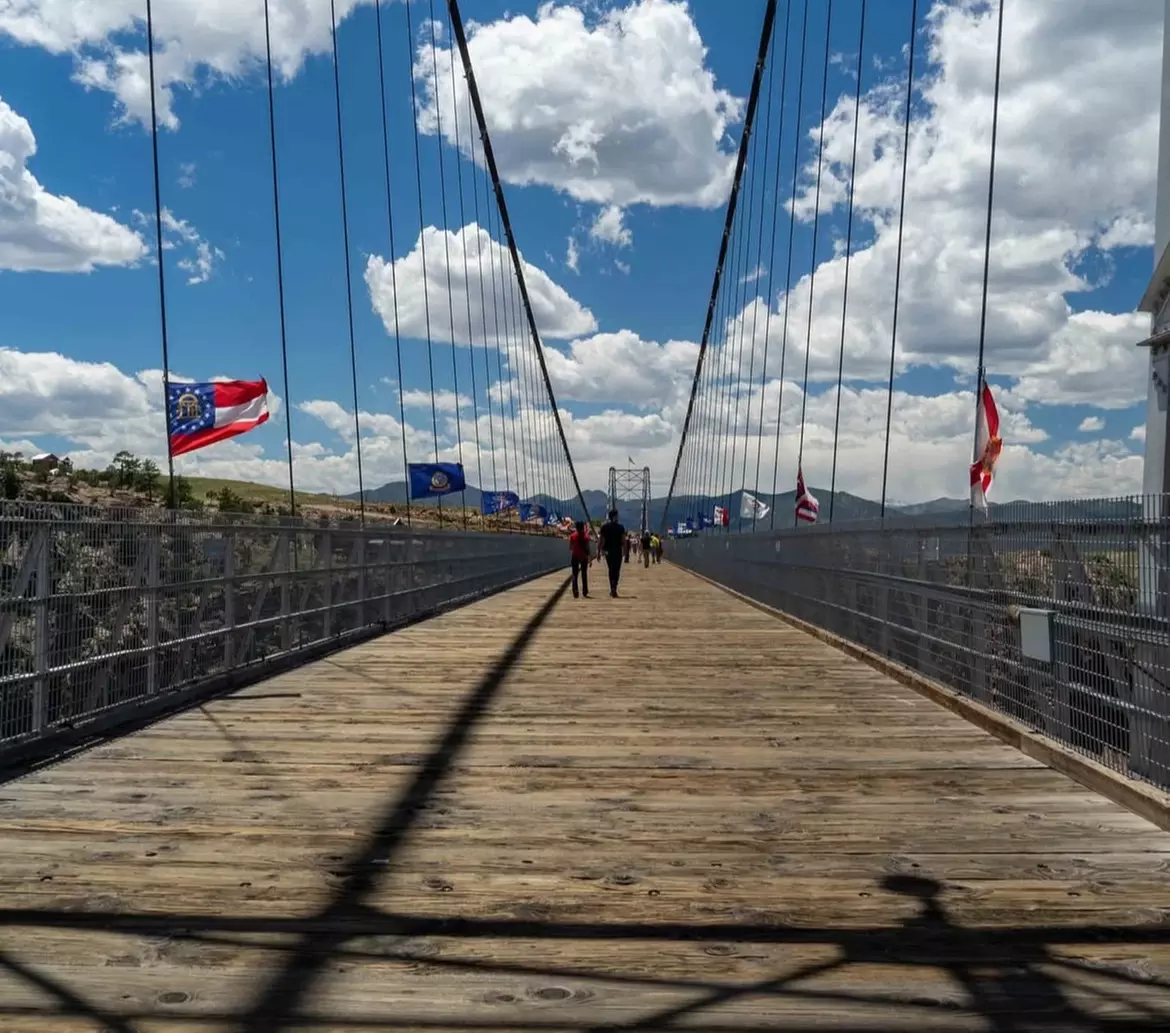 ✈ Colorado Springs Road Trip: 5 Days with Air, Car & Stay from Worldee