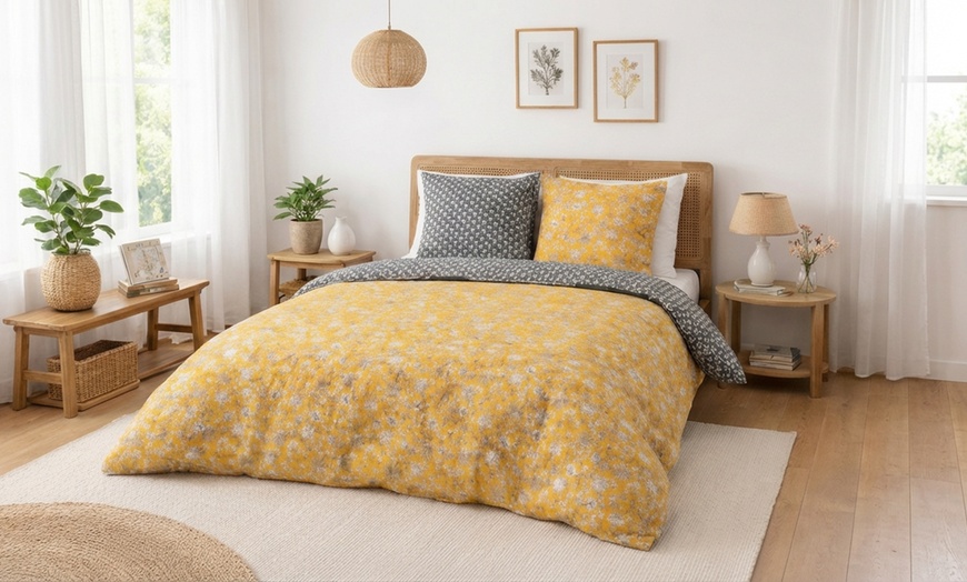 Image 2: Reversible 100% Cotton Bedding Set - 52 Thread Count