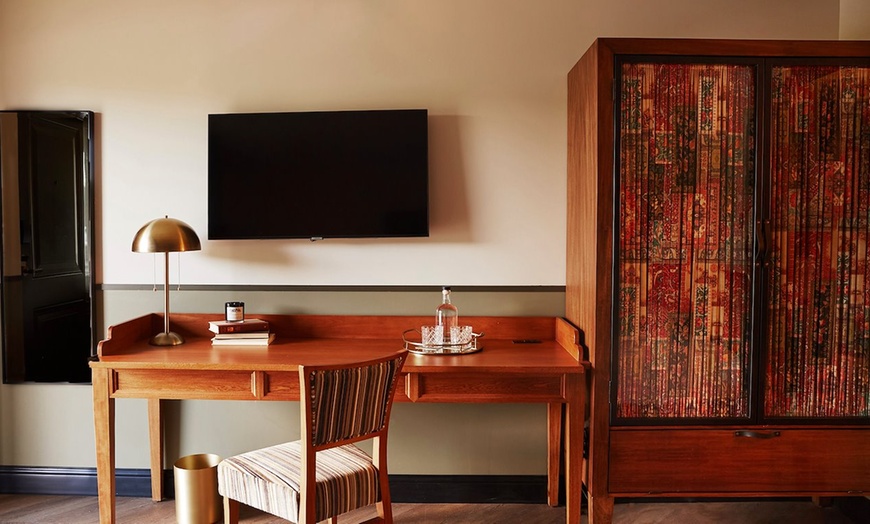 Image 15: Member's Pricing: Cozy Escape Minutes from Tanglewood & Trails