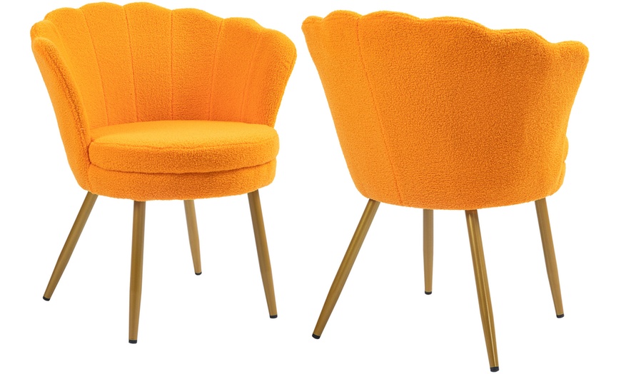 Image 18: Poltroncina a conchiglia Maddina in velluto