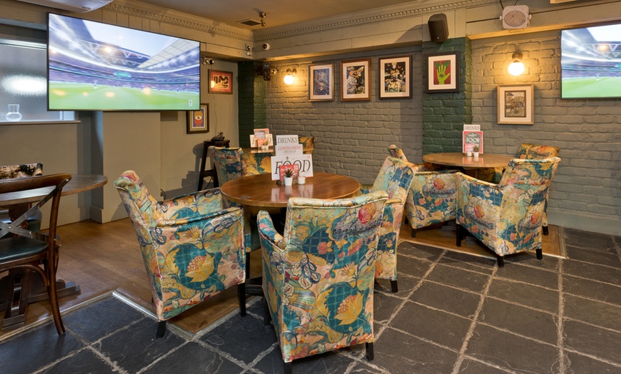 Image 2: Burgers, Pizzas, Wings, Mains and Sharers at Social Pub & Kitchen