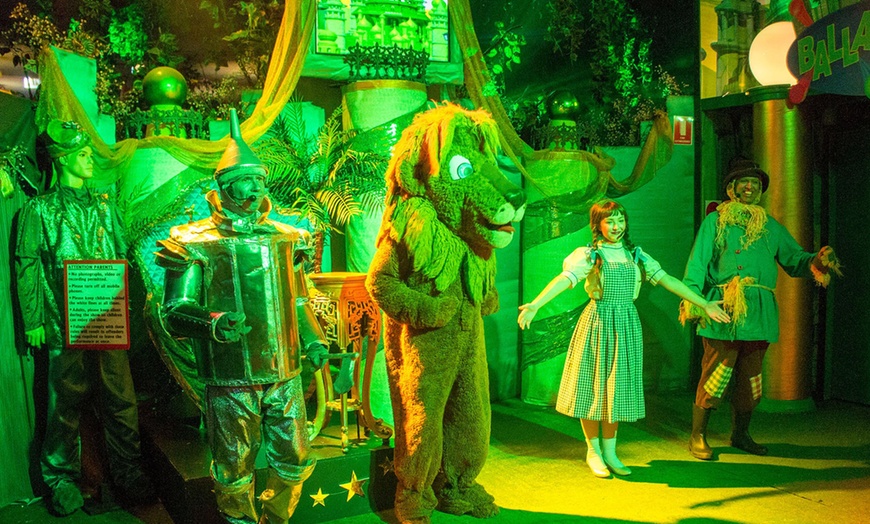 Image 1: Magical Party Package with Food for 4, 8 People or Parent–Child Duo
