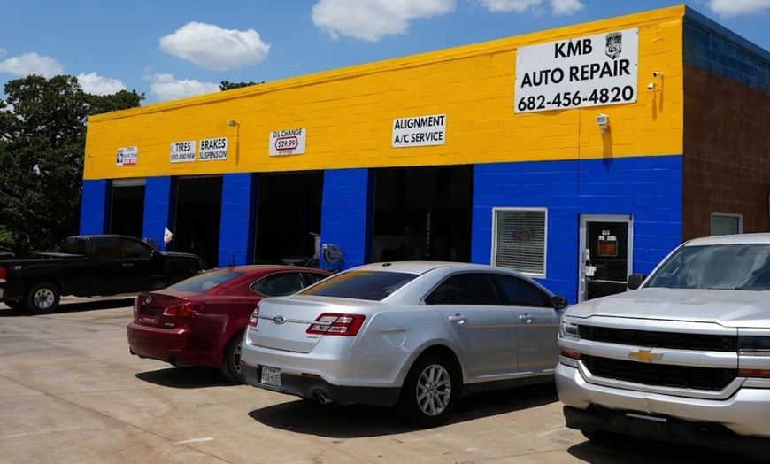 Image 5: Synthetic or Full Synthetic Blend Oil Change with 40-Minute MPI