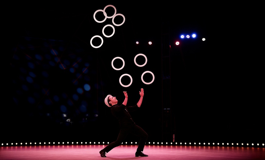 Image 5: Le Grand Cirque de Noël "Liège en Piste" par Horwood Productions