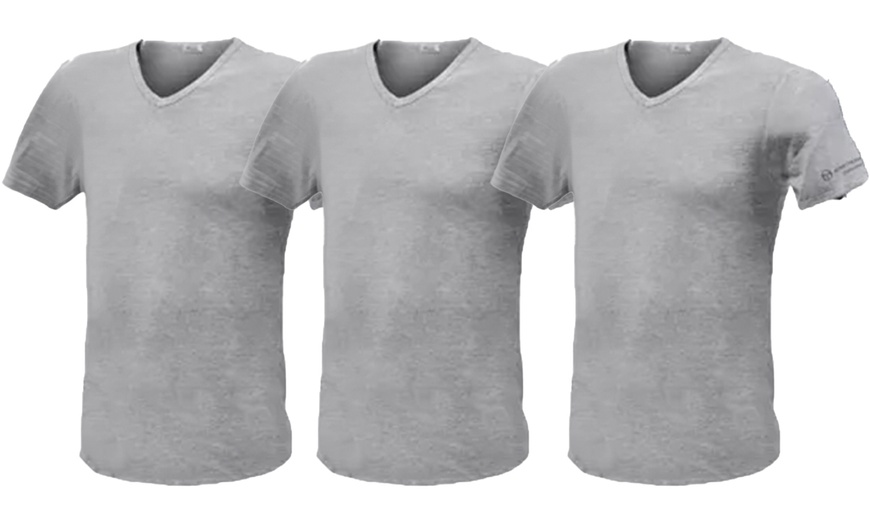 Image 10: 3x, 6x oder 12x Sergio Tacchini T-Shirt mit V-Ausschnitt für Herren
