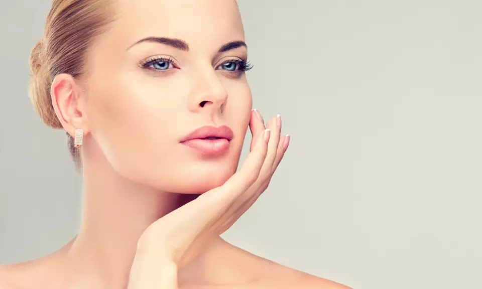 Permanent Make-up für 1 o. 2 Zonen z.B. Lidstrich, Lippen inkl. Beratungsgespräch für 1 Person (bis 71% sparen) - Primary Image