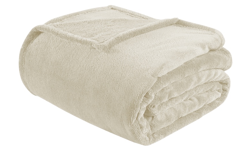 Image 21: Manta de franela cálida y suave, hipoalergénica y transpirable