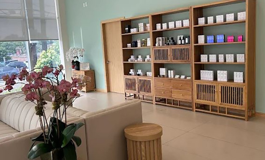 Image 2: 30-Minute Neck & Shoulder Lymphatic Detox or Cupping Massage Package