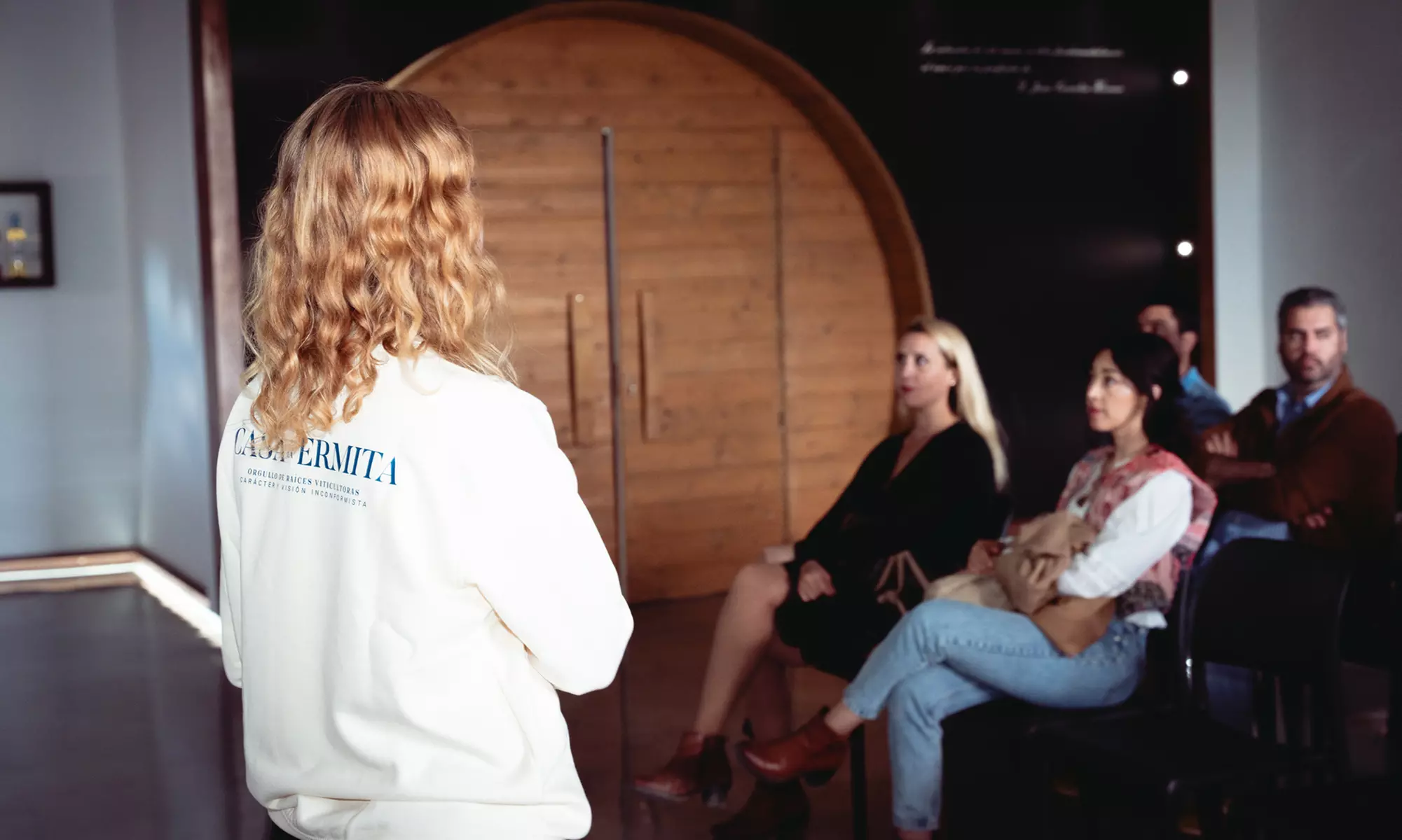 Experiencia de cata de vinos a elegir para 2 con picoteo y botella