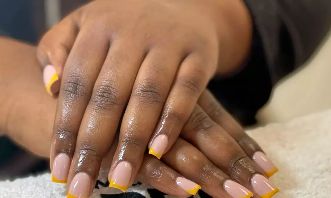 Jusqu'à 49% de remise sur Manucure-pédicure chez Belle and Bien