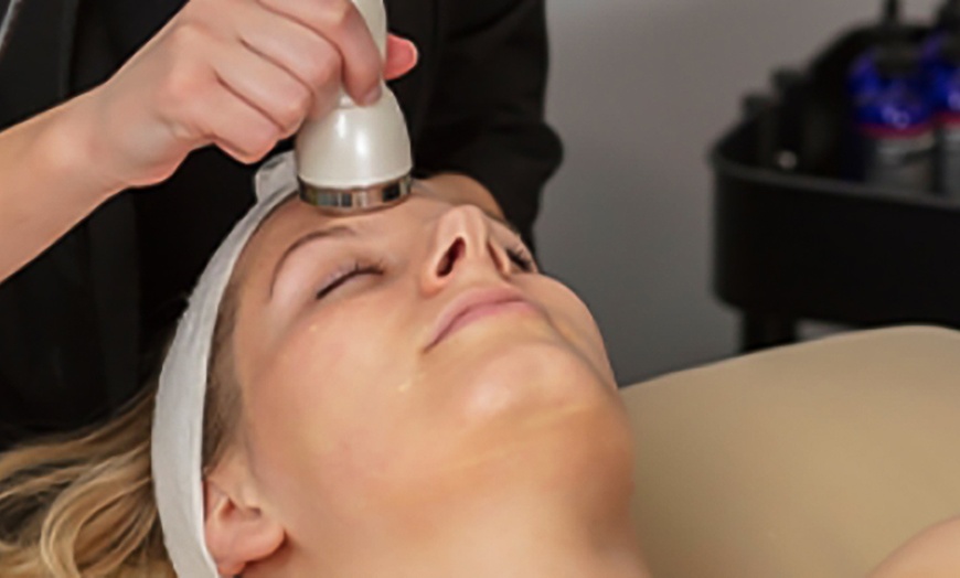 Image 2: 60 or 90 Min Customized Facial with Elevations and Massage! 