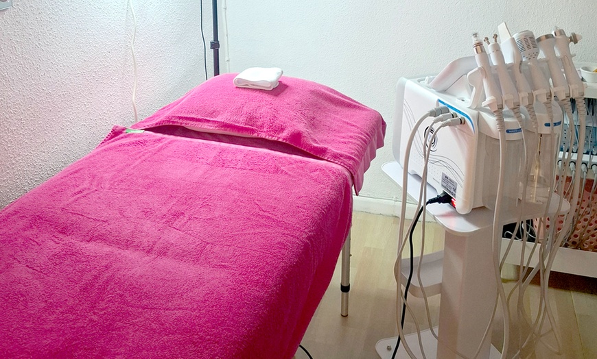 Image 2: Combo reductor con lipolaser, cavitación y presoterapia