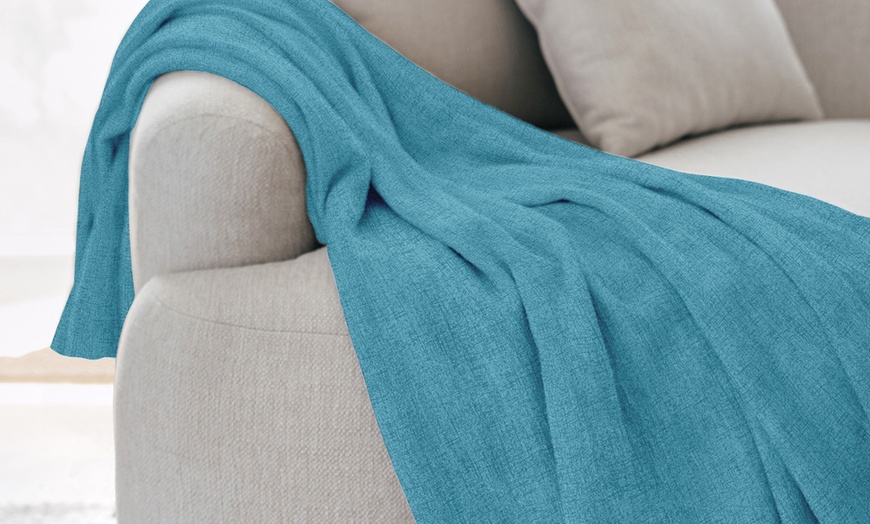 Image 5: Decorative Multi-Purpose Fabric Throw 