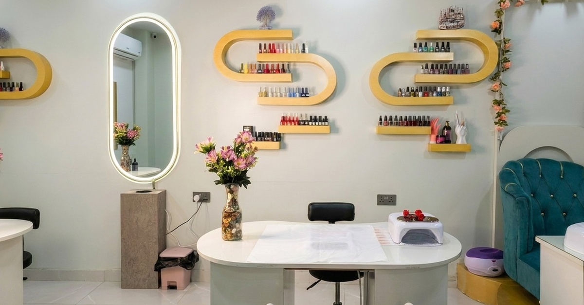 Flawless Nails: Classic, Gelish & Spa Combos Flawless Nails: Classic, Gelish & Spa Combos