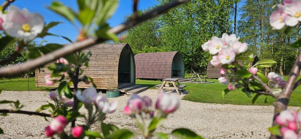 York: 1 or 2 Nights Overnight Pod Stay with Bottle of Prosecco