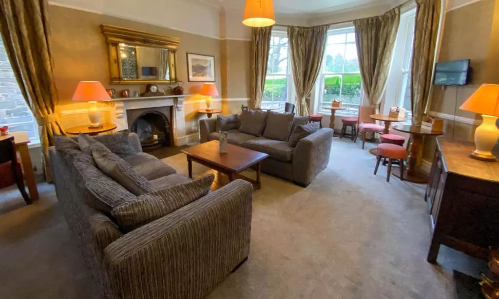 Scenic Snowdonia Escape: Overnight Stay w/ Breakfast & Hot Tub Sauna