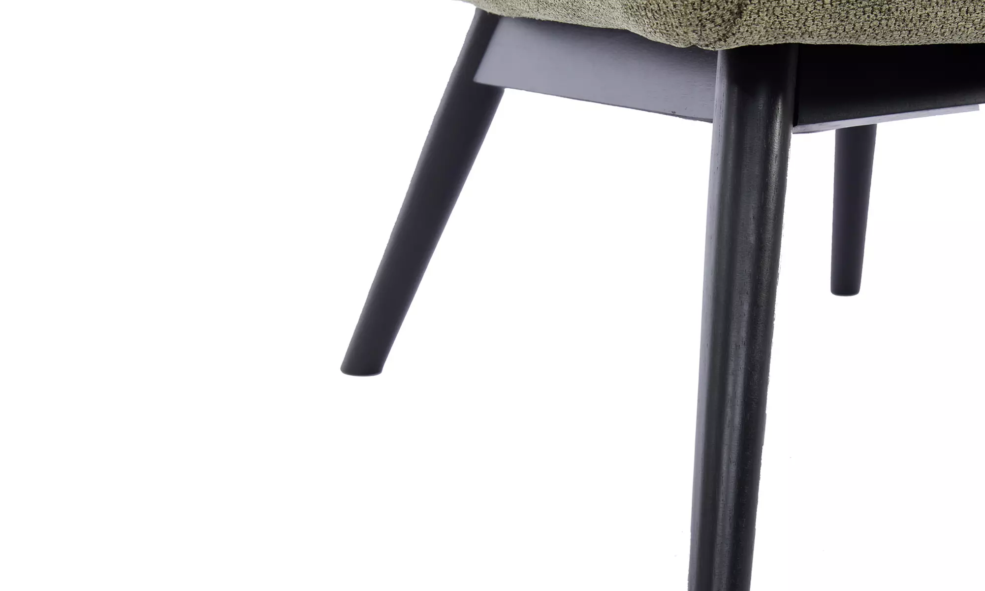 Poltrona scandinava con gambe in legno massello Doosense