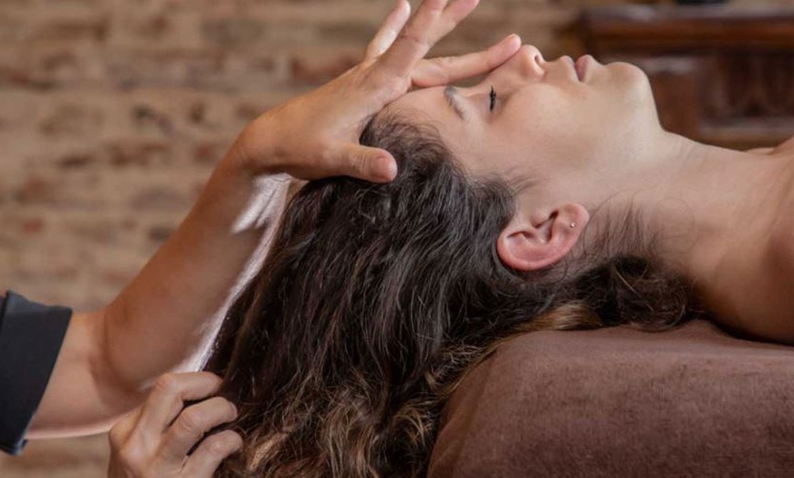 Image 2: 1 ou 2 séances de massage du cuir chevelu Shirotchampi 