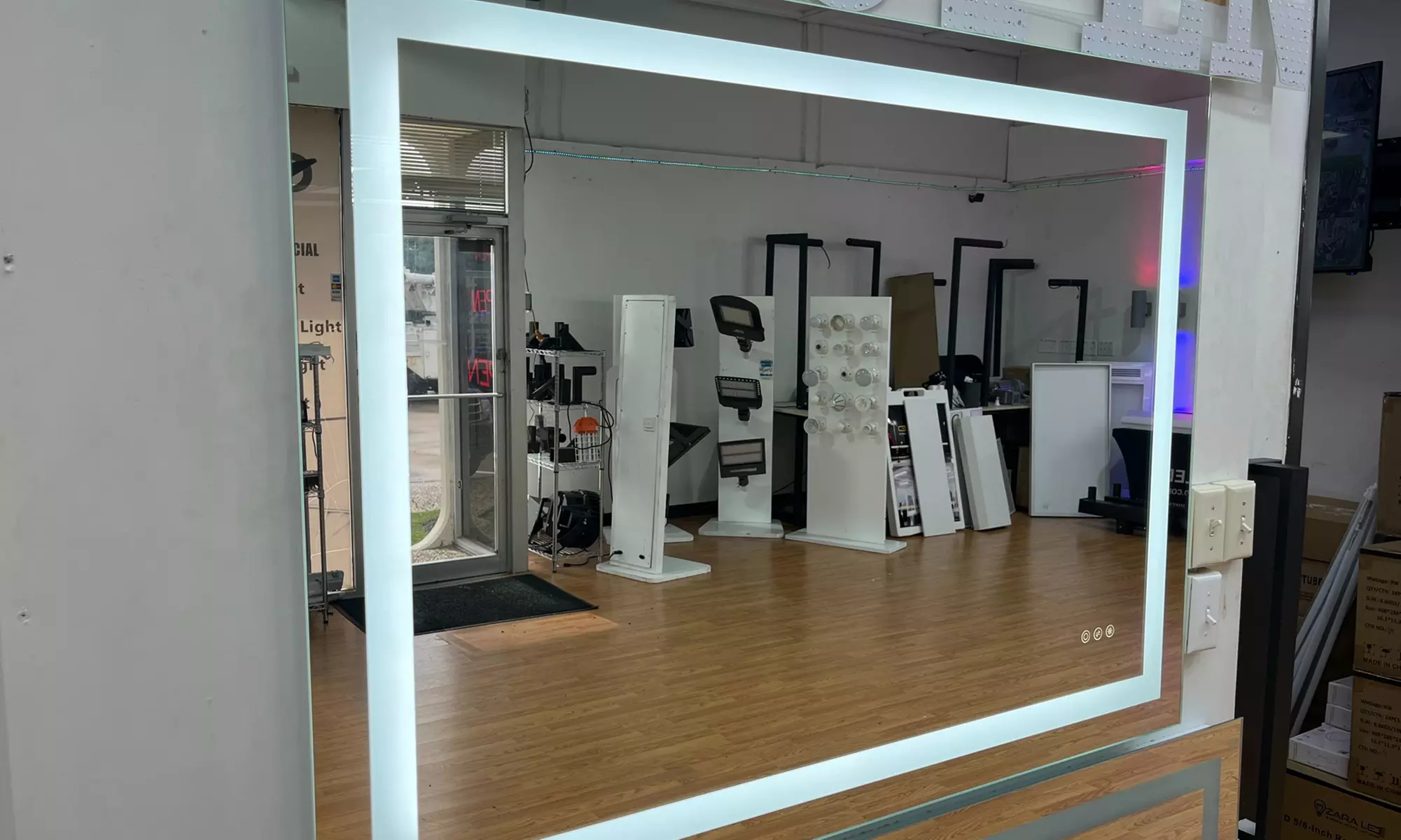 LED Mirror Glass in 2x3 or 3x4 for Stylish Lighting in Any Space