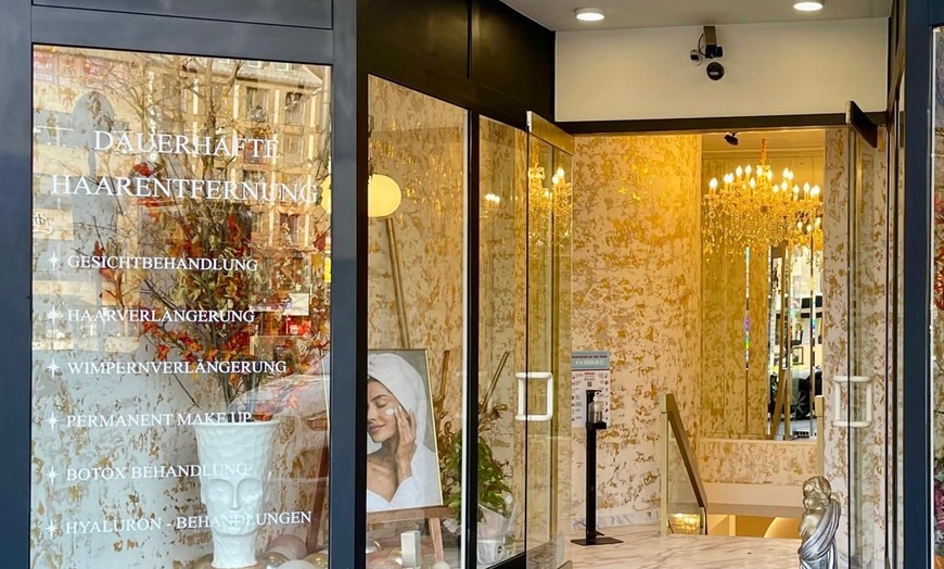 Image 2: 60 Min. Klassische oder Aromaöl-Teilkörper-Massage für 1 Person