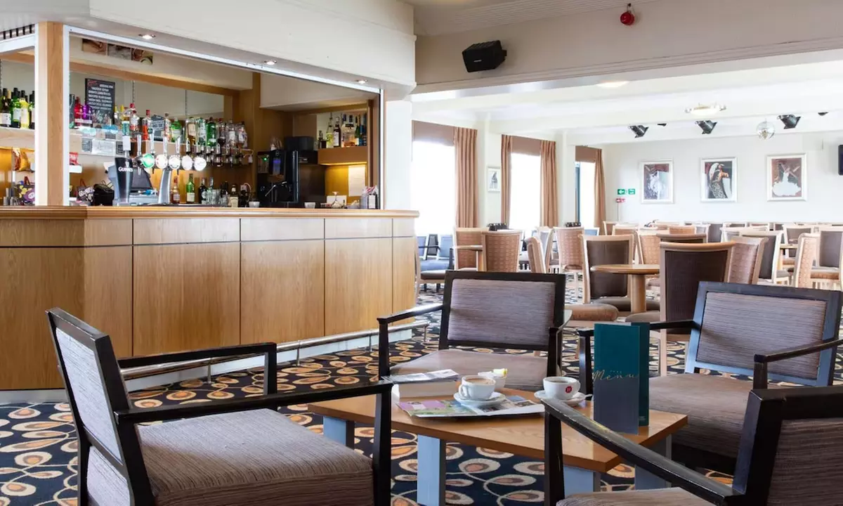 Scarborough: Seaview Double Room w/ Optional Breakfast, Dinner & More