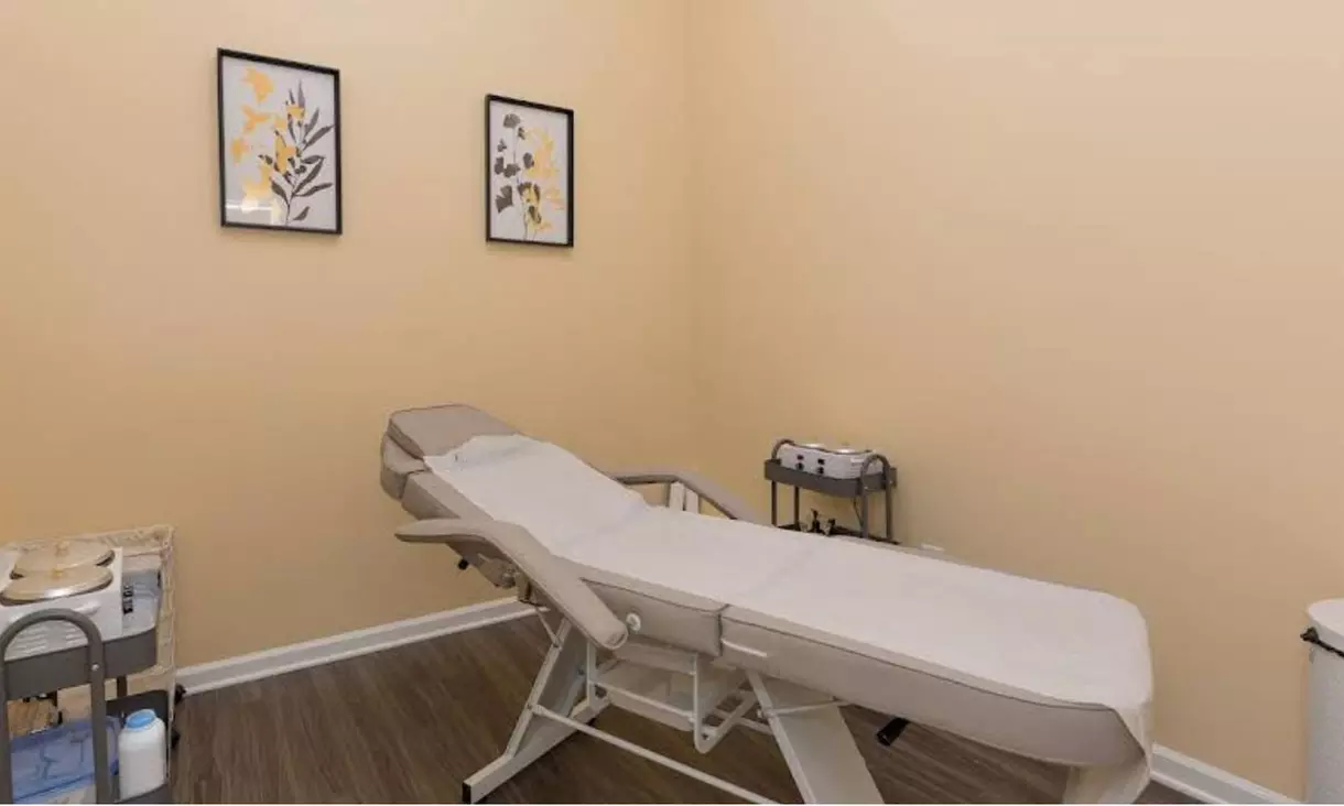 Transform Your Look with One or Two Eyebrow | Full-Face Threading