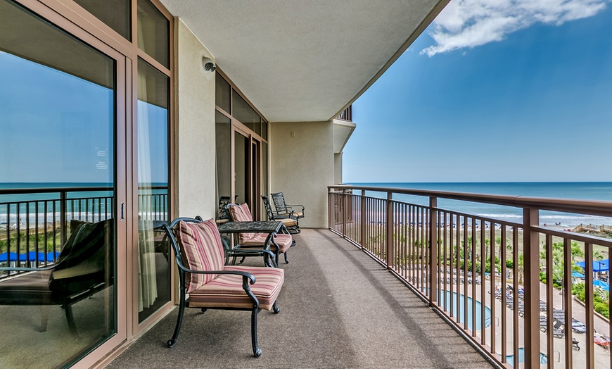 Image 22: Luxury Oceanfront Resort – Private Pools, Lazy River & Swim-Up Bar