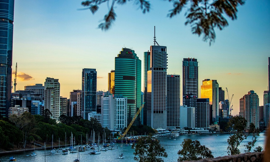 Image 3: ✈ 6 Nights: Sydney to Brisbane Experience: Bushwalks & Surfing