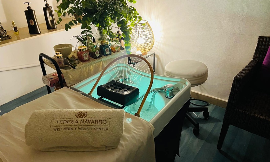 Image 8: Holistic head spa de 60 o 90 minutos con masaje de pies para 1 persona