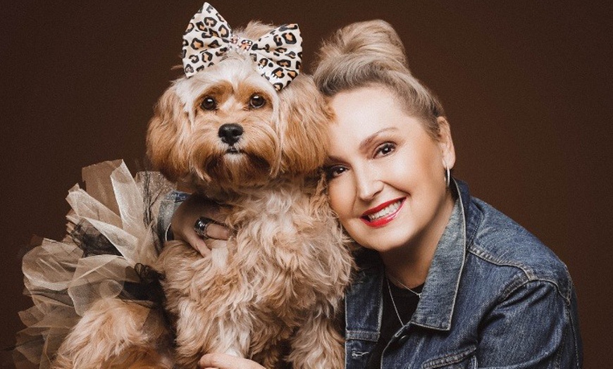 Image 9: Tailored Individual, Couple, Family or Pet Photo Shoot Experience