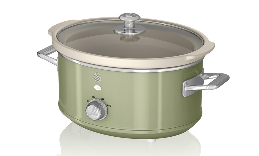 Image 24: Swan 1.5L, 3.5L or 6.5L Retro-Style Slow Cooker