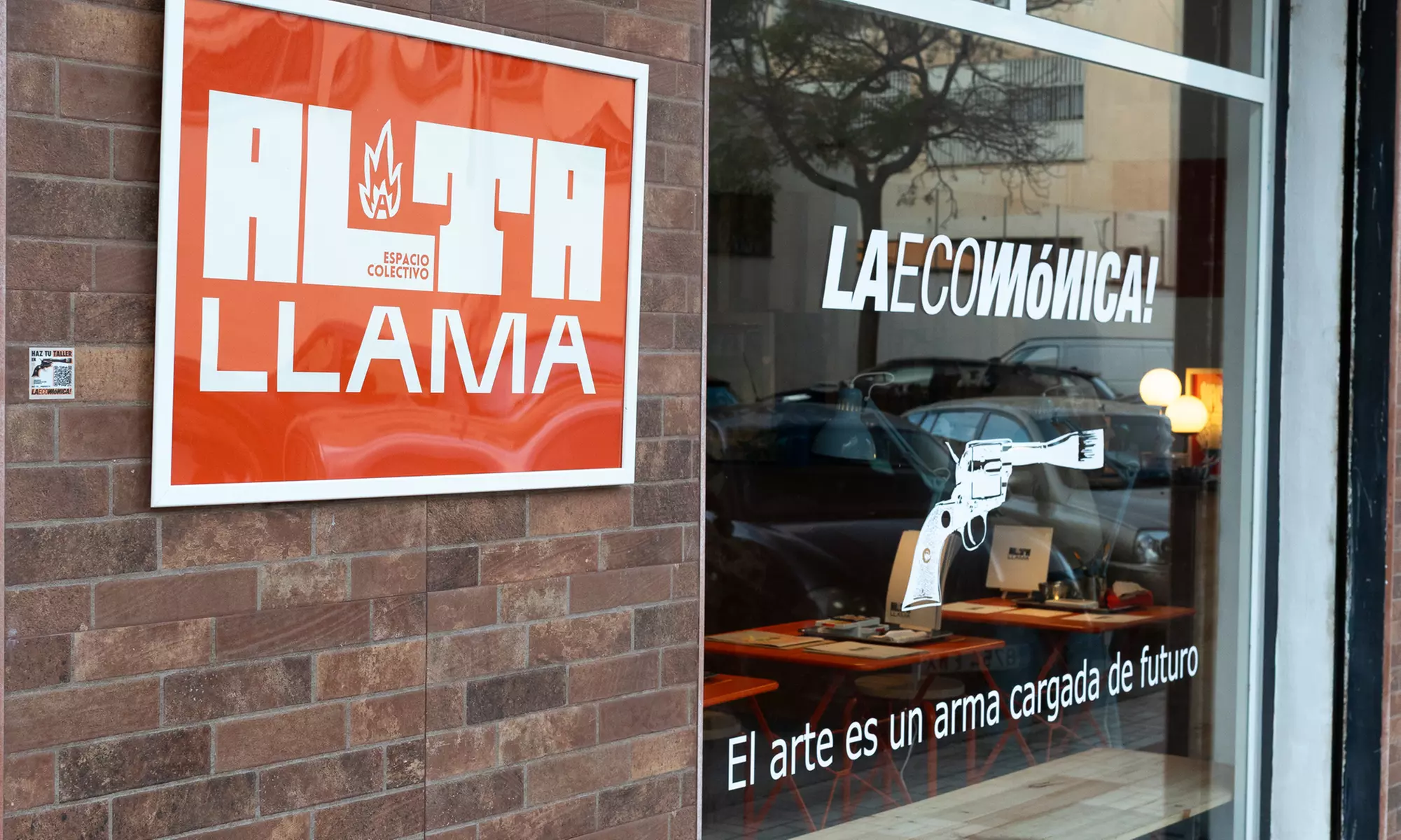 Desata tu creatividad: taller a elegir entre diferentes técnicas con bebida ilimitada para 1 o 2, ahorra hasta un 33% - Second Medium