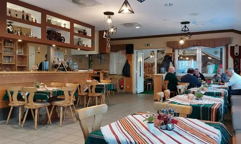 3-Gänge-Menü à la Carte inkl. Softgetränk für 2 oder 4 Personen