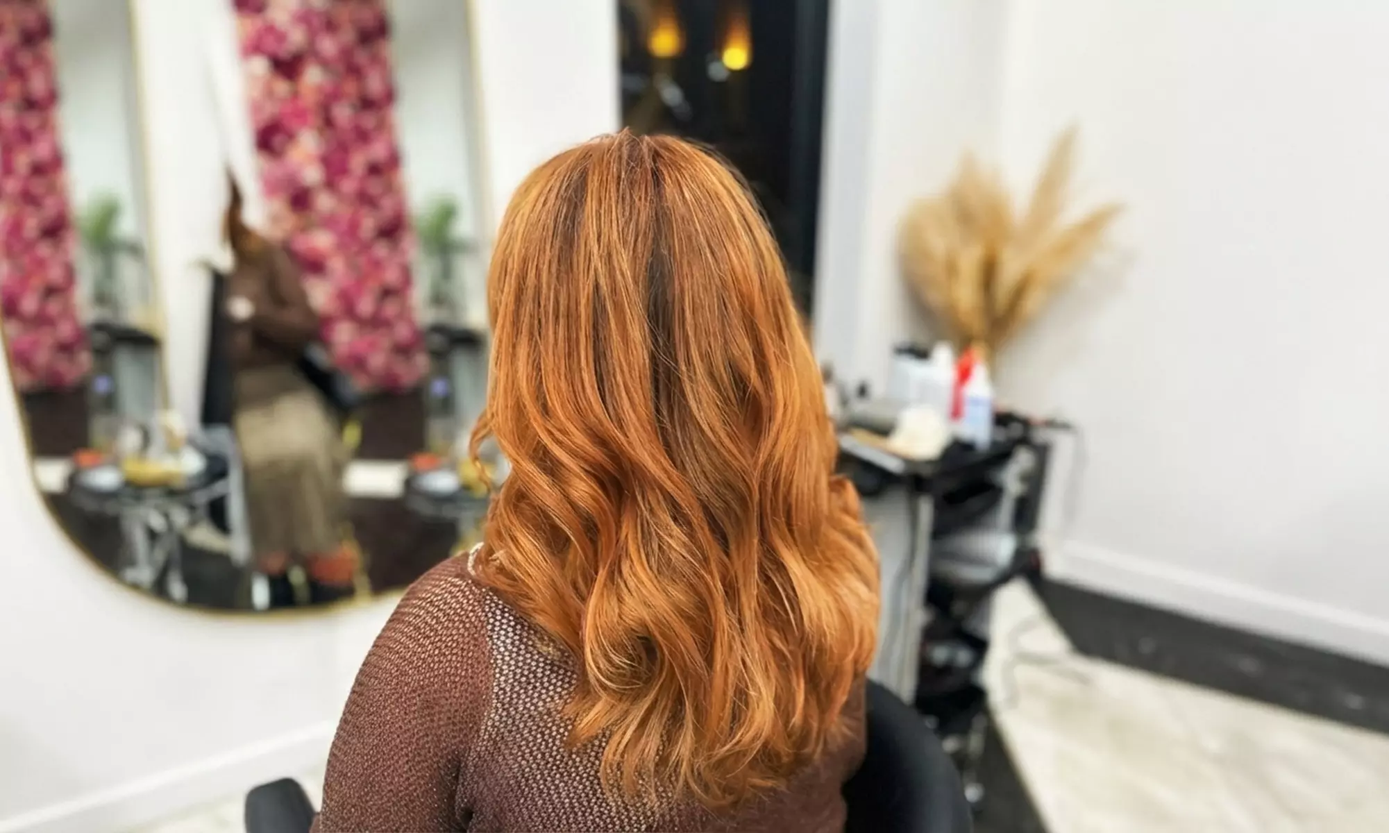 Waschen, Schneiden & Föhnen oder Augenbrauen zupfen & Farbe