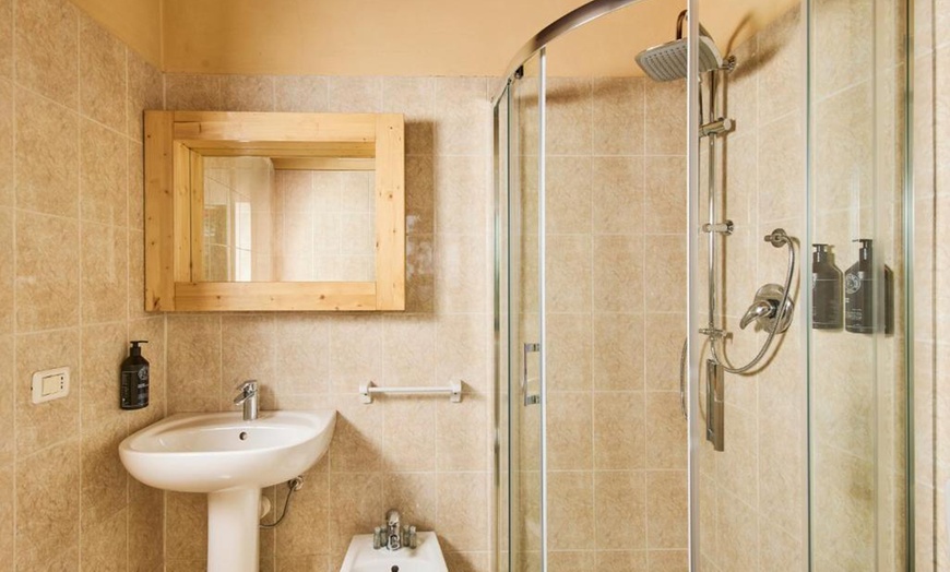 Image 12: Lucca: soggiorno in camera a scelta con colazione, cena, vino e e-bike